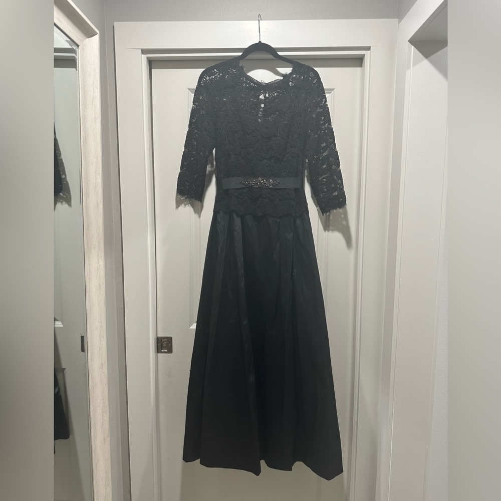 Black Formal Dress with POCKETS!